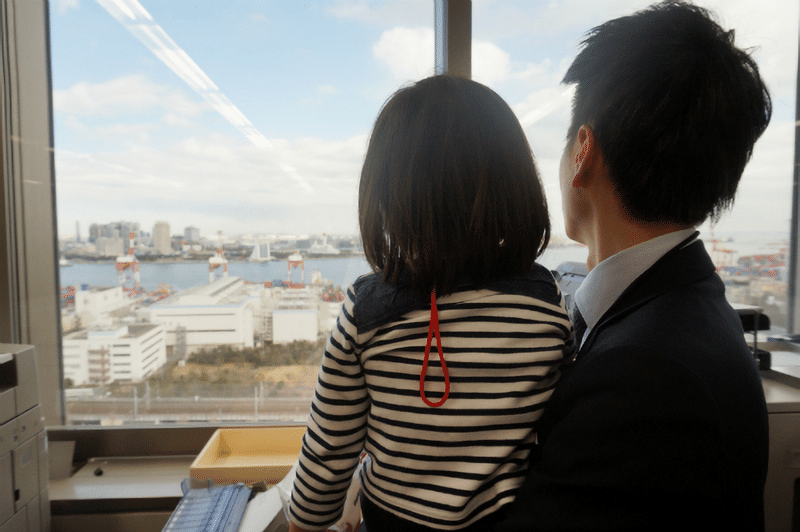 2歳児が社長室で…！JALのプレミアムフライデー「家族の職場見学」に密着