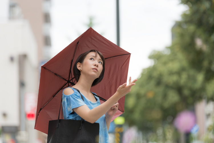 女性479人に聞いた 梅雨の時期にバッグに入れておくと便利なもの Kufura クフラ 小学館公式