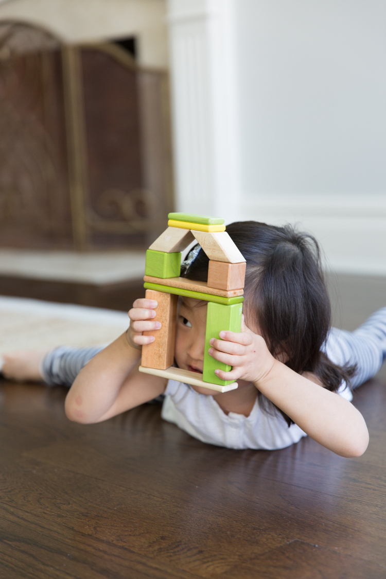 世界初！小さな子どもも遊べる「磁石が入った積み木」がダッドウェイ