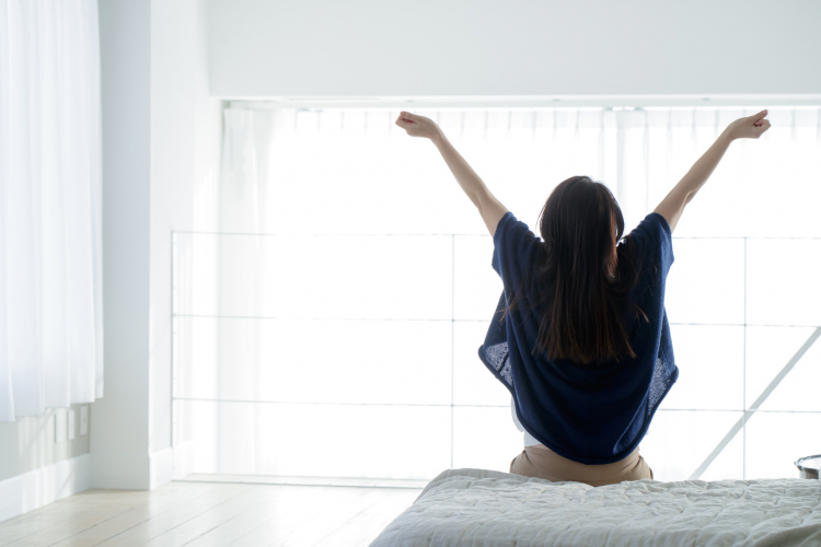 朝、洗濯をする人は…貯まらない!? 貯まる人と貯まらない人「朝の習慣」に違い【貯まる共稼ぎvs貯まらない共稼ぎ vol.6】