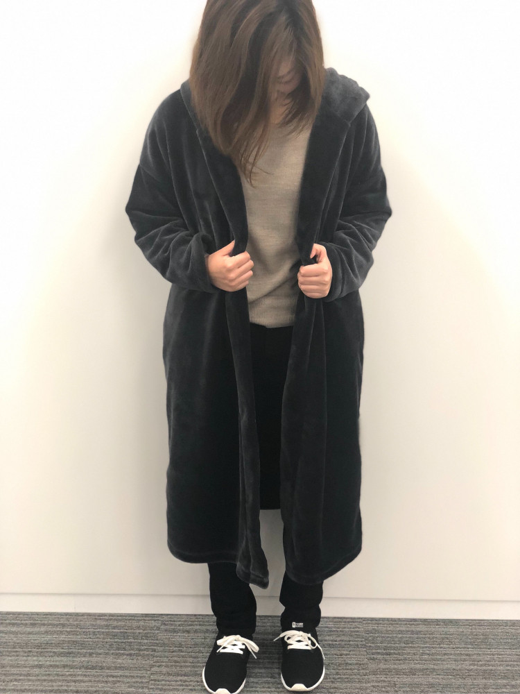 無印の「あたたかファイバー着る毛布フード付ガウンコート」