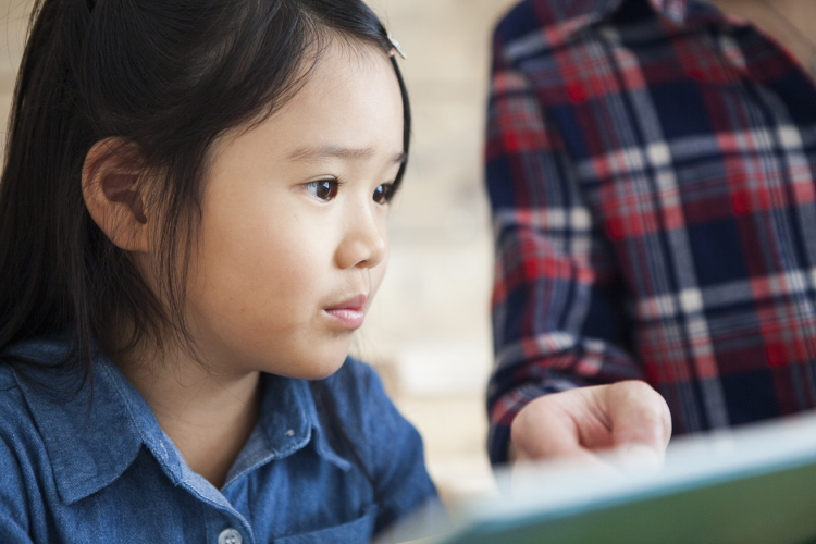 我が子は本好きじゃないみたい…どうしたら？【絵本ナビ編集長の読み聞かせ相談】♯7