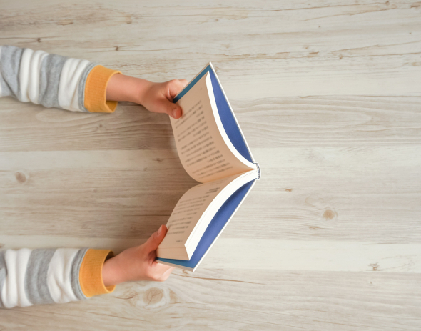 子どもの鉛筆がサラサラ進む！「読書感想文」の最初の一歩、本の選び方【親はどうサポートする？夏休みの読書感想文vol.1】