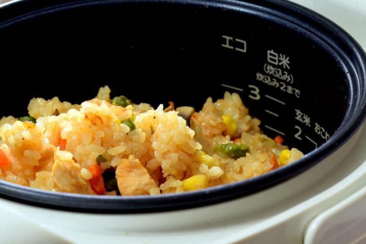 ラクして美味しすぎ 炊飯器レシピ 煮物からスイーツまで 主婦のおすすめは Kufura クフラ 小学館公式