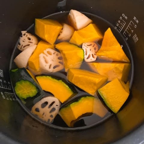 シロカ 電気圧力鍋 かぼちゃとれんこんの煮物