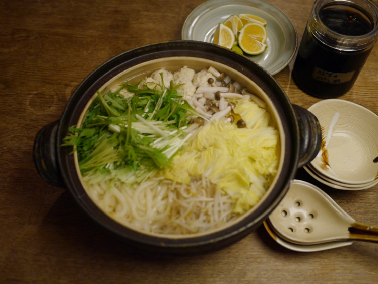 我が家の鍋は母から受け継いだ「水炊き」一択。麺を入れるタイミングは…【お米農家のヨメごはん#40】
