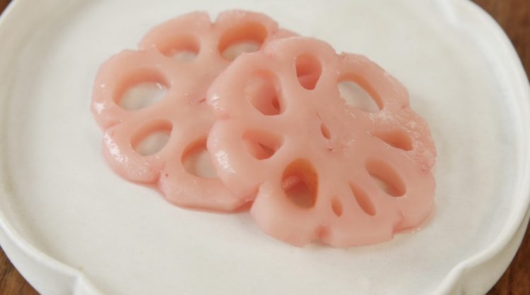 花れんこんの赤しそ漬け が華やか お正月のおせち料理におすすめ ちょこっと漬け 60 Kufura クフラ 小学館公式