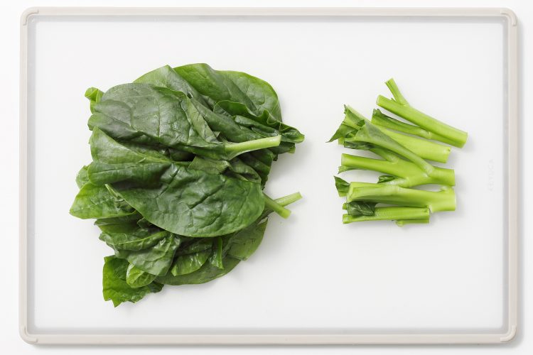 つるむらさきの栄養情報 夏の栄養豊富な葉野菜 冷凍 冷凍保存術やおいしい食べ方も紹介します Kufura クフラ 小学館公式
