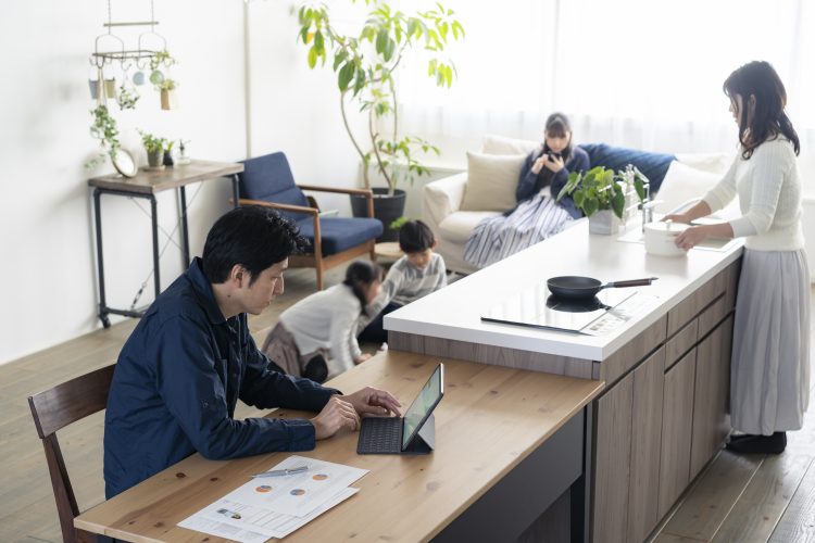 夏休みも要注意！「おうち時間の増加」で親がヒヤッとした子どもの行動や発言を調査しました