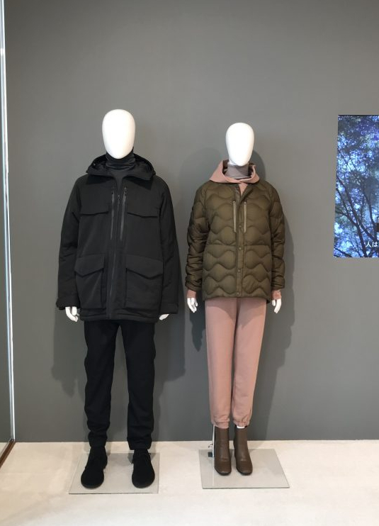 全店販売中 UNIQLO WHITE MOUNTAINEERING ハイブリッドダウンパーカ