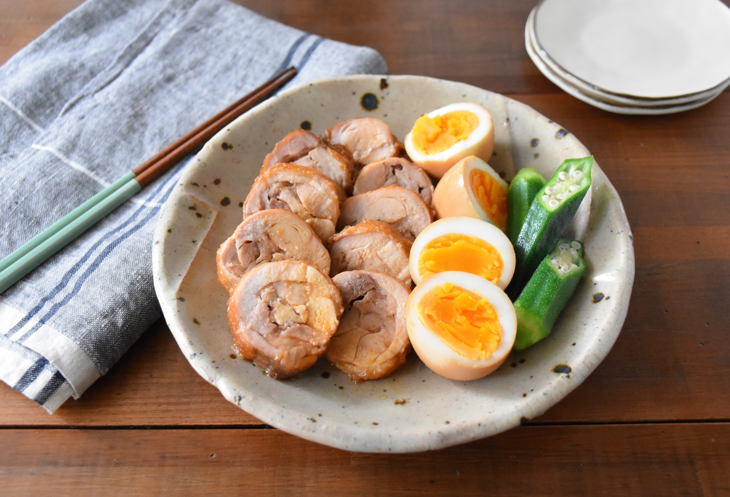 【作り置きに！もも肉で作るしっとり鶏チャーシュー】楠さんちのホットクックレシピ Vol.36