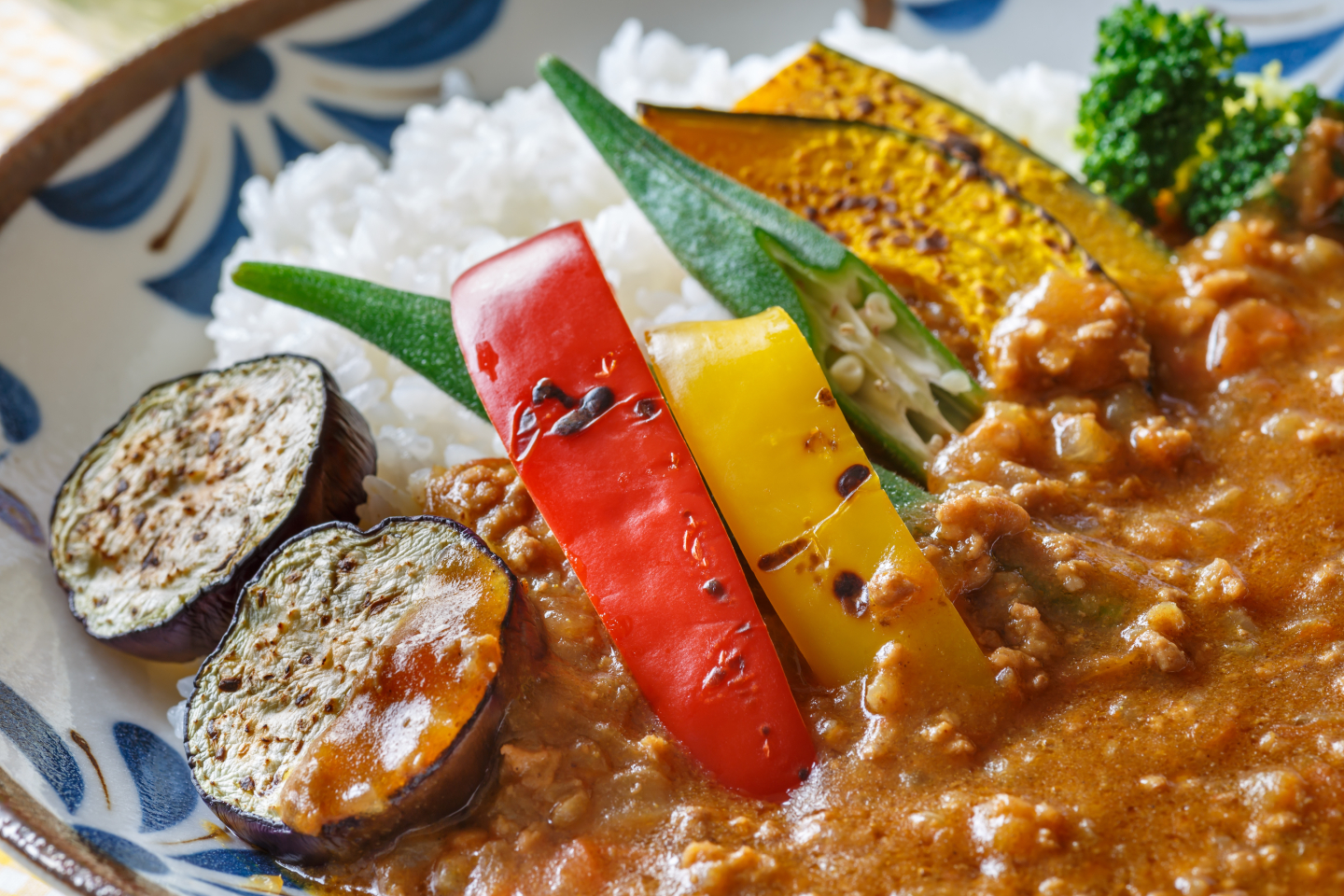 カレーに絶対合う「人気トッピング」TOP10！男女500人に聞いたみんなのお気に入りは？