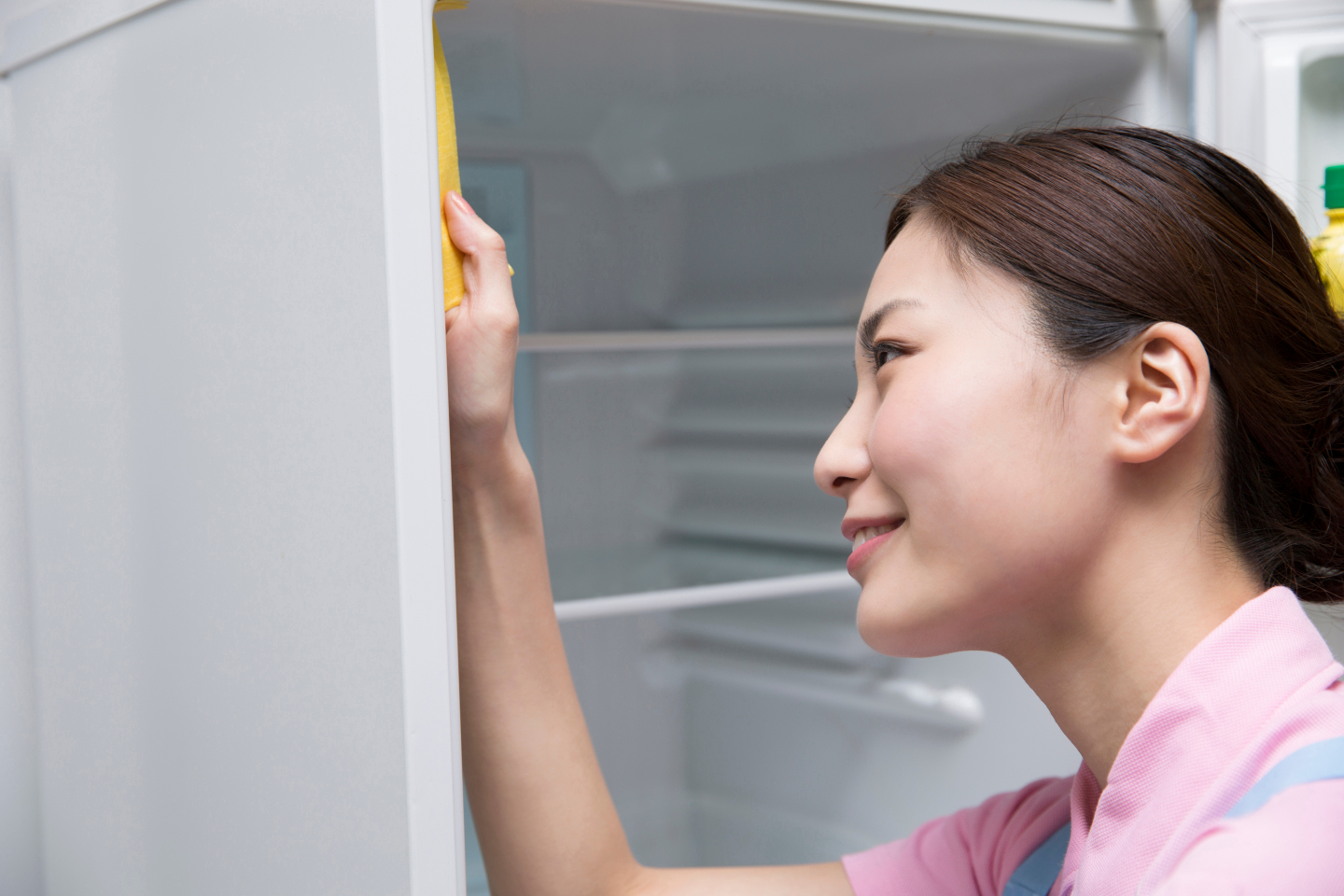 主婦に聞く冷蔵庫の掃除頻度は？掃除するきっかけも調査…やる気スイッチON