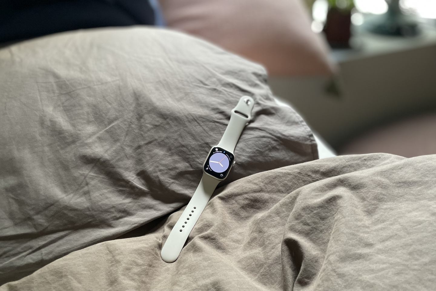 Apple Watch Series 8の「皮膚温変化の記録」のやり方と注意点！女性に助かる機能を実践中です