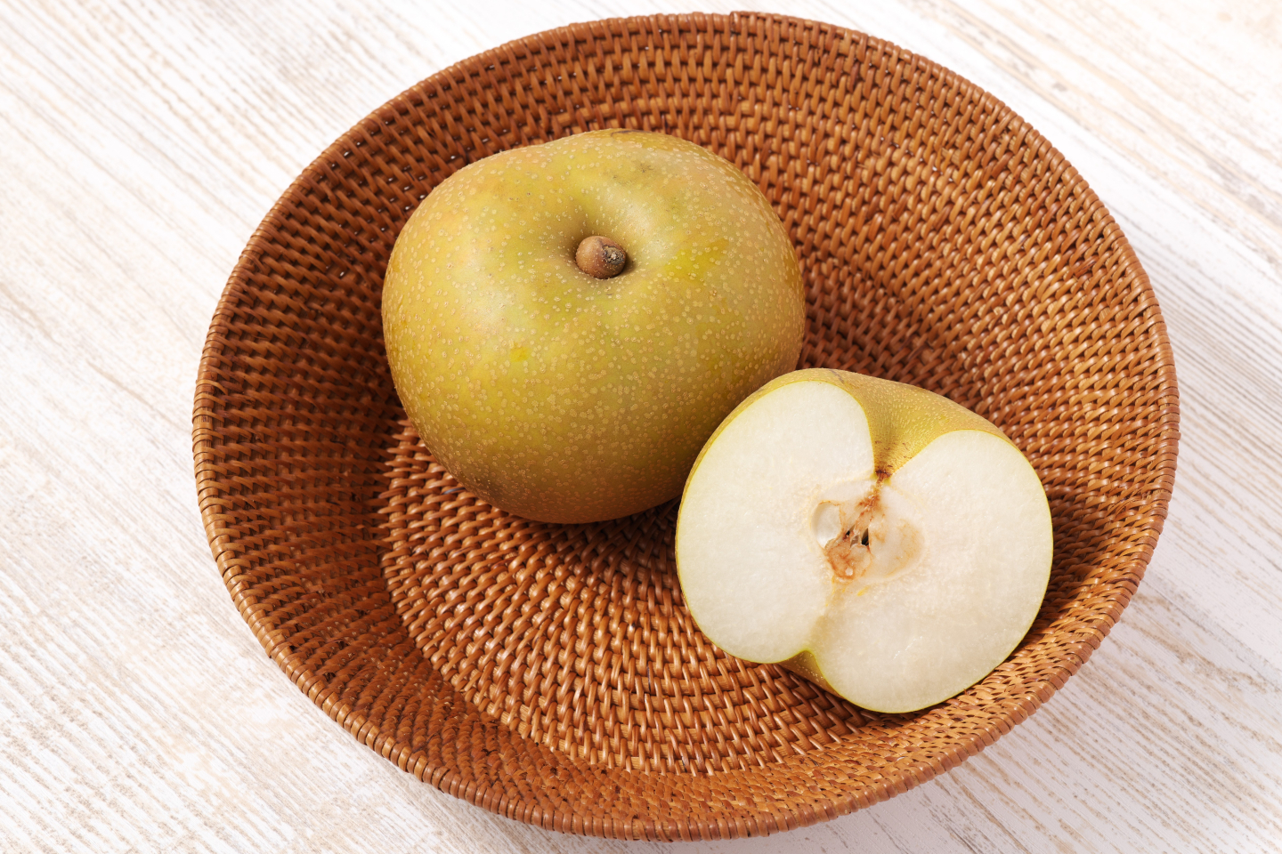 さっぱりジューシーな「梨」はうれしい栄養が豊富！保存方法も解説します【管理栄養士監修】