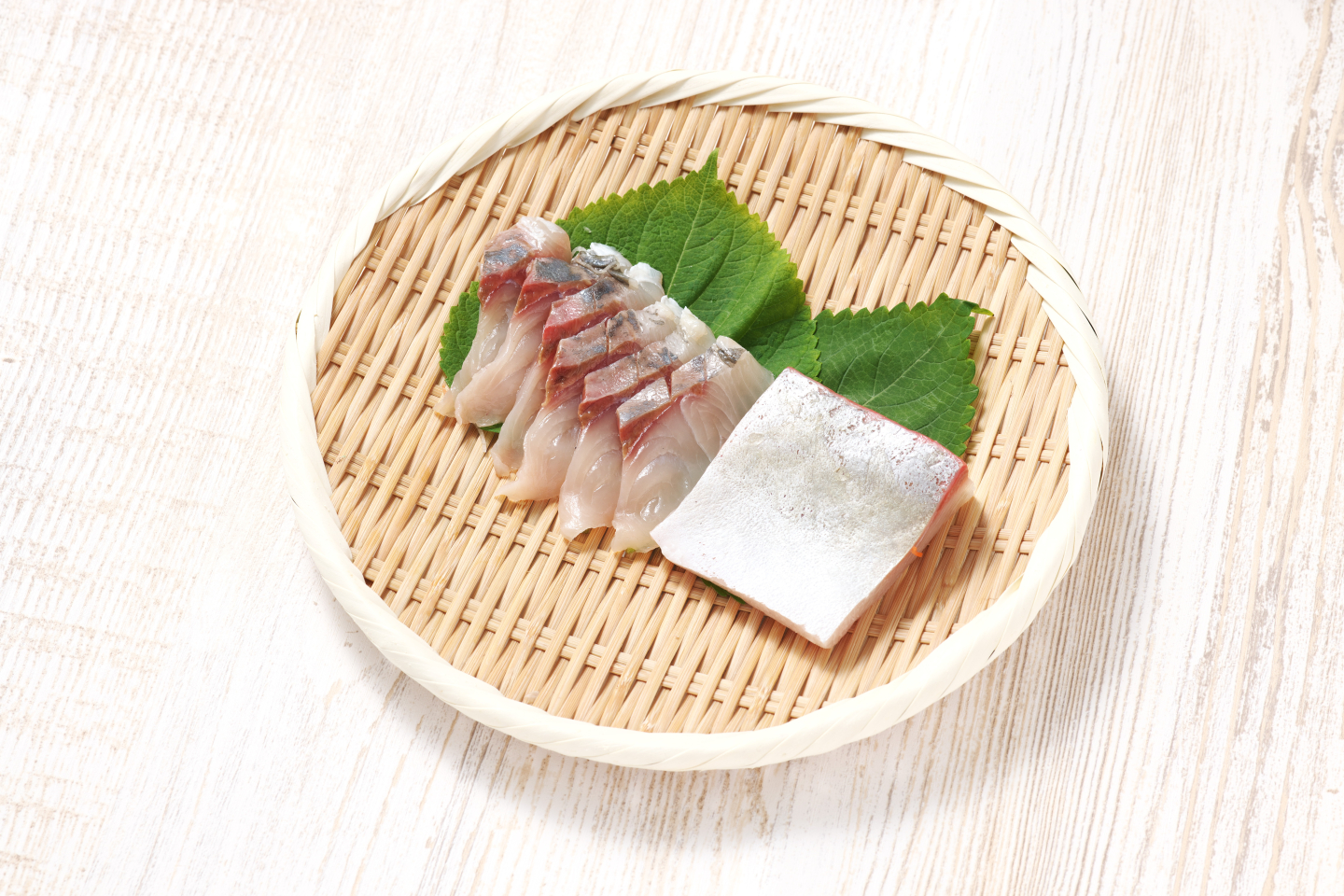 寿司ネタの定番「かんぱち」にはどんな栄養が含まれる？良質の脂肪や多くのビタミン類が摂取できます