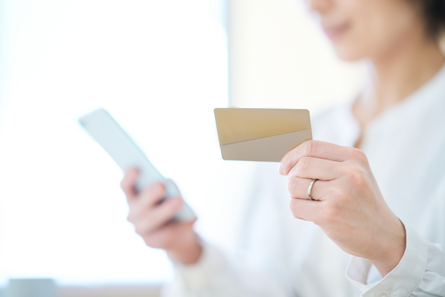 貯金1,000万円以上の人が、便利でも「ネット通販では買わない」と決めているもの