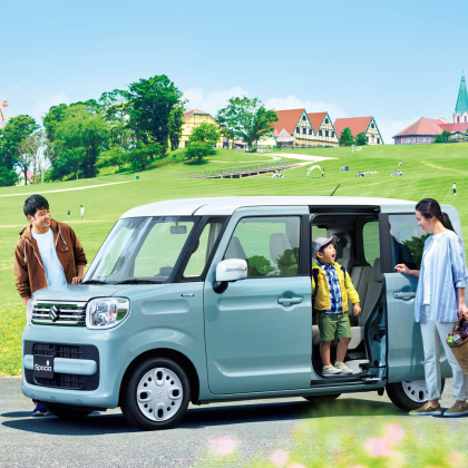 スズキ「スペーシア」は、価格・燃費・乗りやすさのママに嬉しい3つが揃う【ママにイチオシ車種はコレ！】