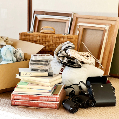 「捨てると一気に部屋がスッキリしたと実感したもの」ランキング…3位書類を超えた1位は？