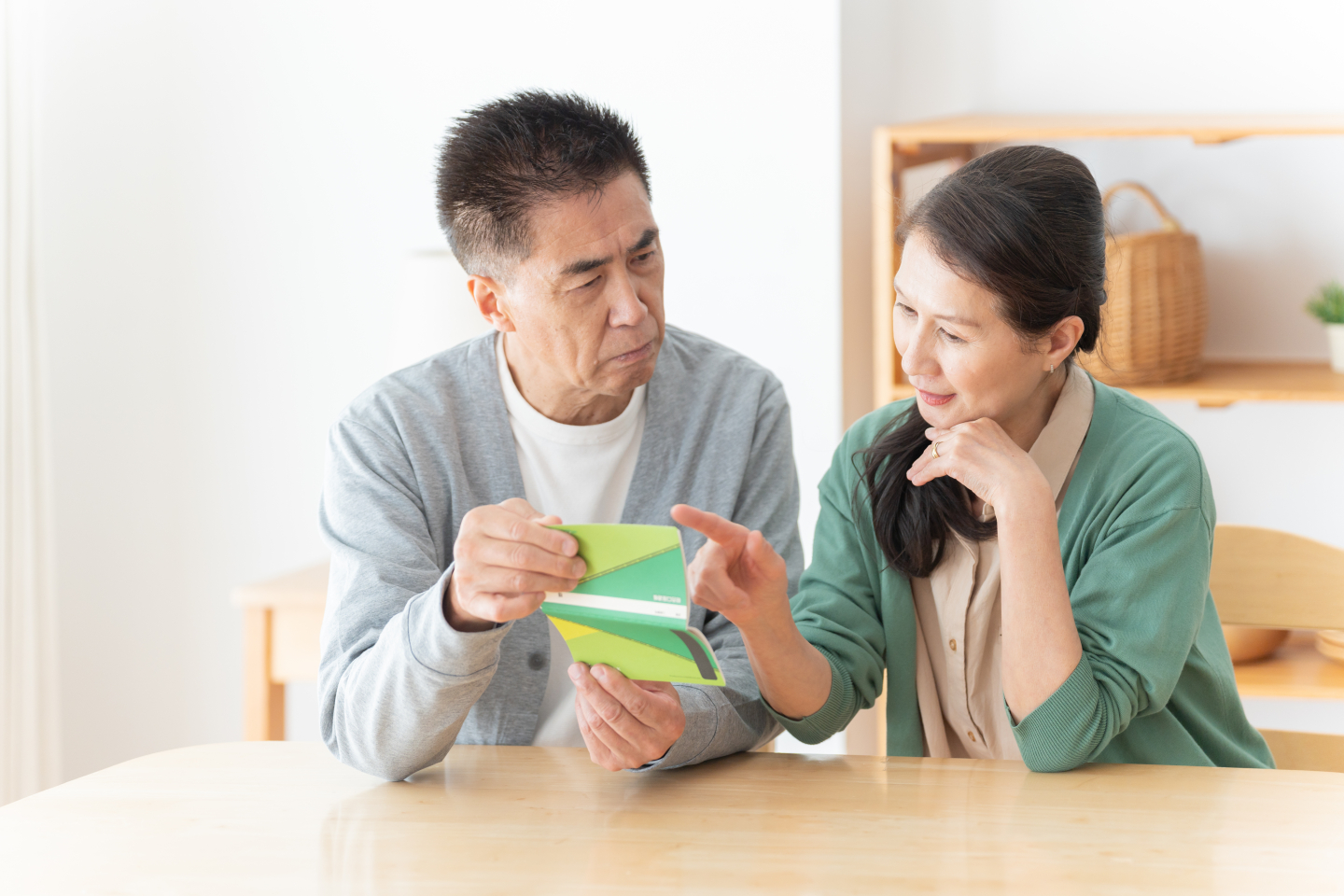 60代以上が後悔している「お金の使い道」ランキング！働き盛り世代へ…いま控えた方がよい出費が分かるかも